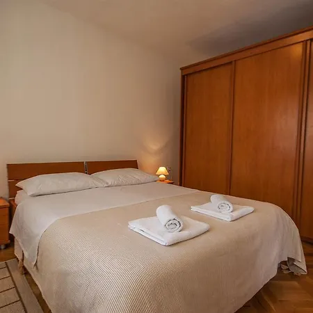 Luka Apartamento *